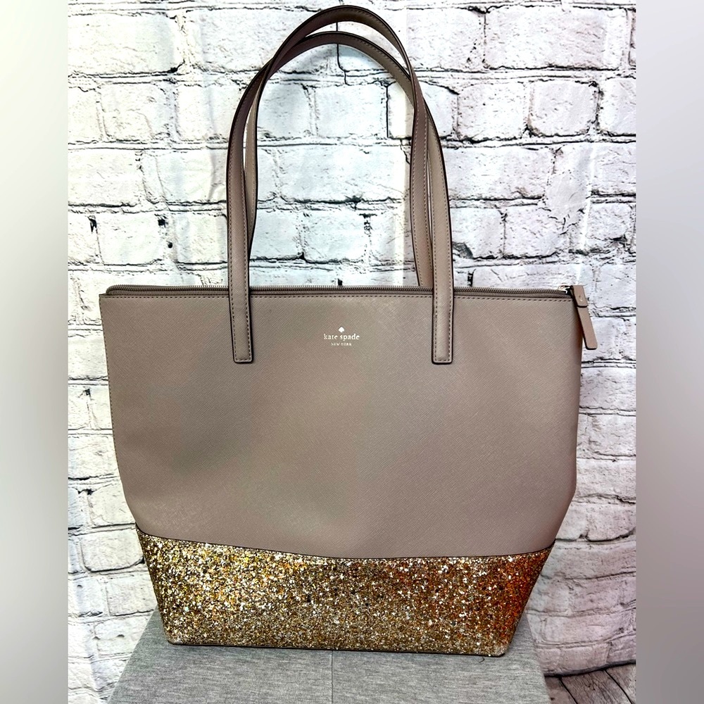 Kate Spade New York | Cityscape Greta Court Penny Tote - Picture 1 of 11